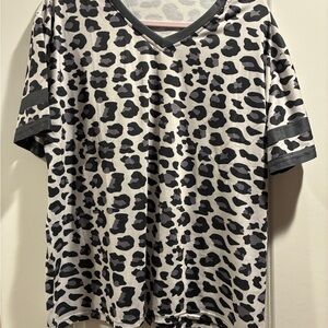 Leopard Print V-Neck T-Shirt